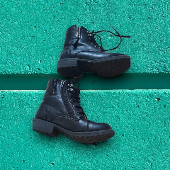 Steve Madden leather Boots, Size 1 , Color Black - Picture 5 of 7